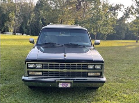 Chevrolet-Suburban-1990-Gloss-Black-Heather-Gray-Cloth-21