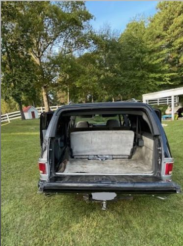 Chevrolet-Suburban-1990-Gloss-Black-Heather-Gray-Cloth-24