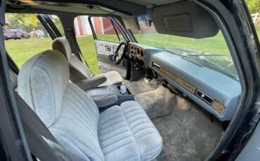 Chevrolet-Suburban-1990-Gloss-Black-Heather-Gray-Cloth-27