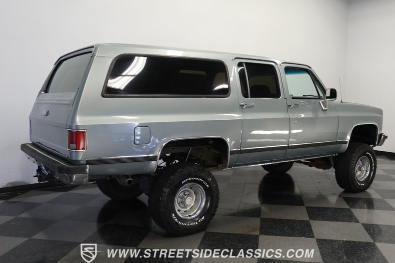 Chevrolet-Suburban-1990-Gray-Dark-Blue-10