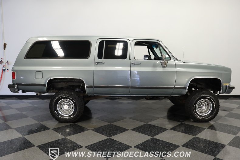 Chevrolet-Suburban-1990-Gray-Dark-Blue-11