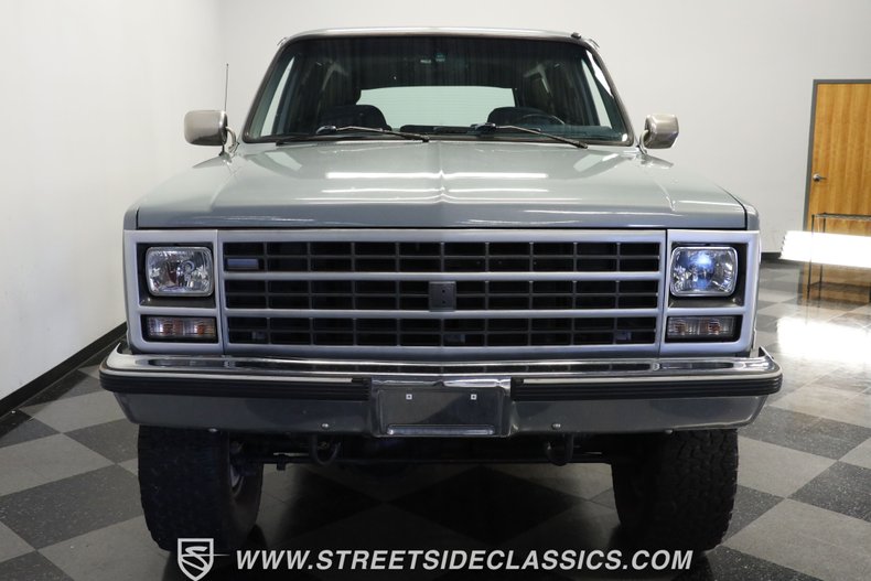Chevrolet-Suburban-1990-Gray-Dark-Blue-14