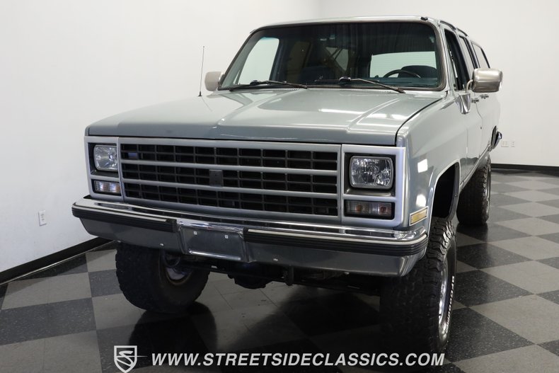 Chevrolet-Suburban-1990-Gray-Dark-Blue-15