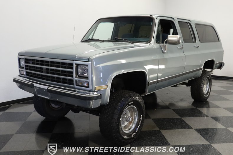 Chevrolet-Suburban-1990-Gray-Dark-Blue-16