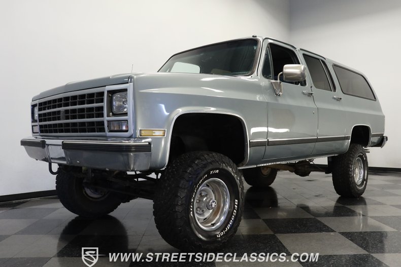 Chevrolet-Suburban-1990-Gray-Dark-Blue-19
