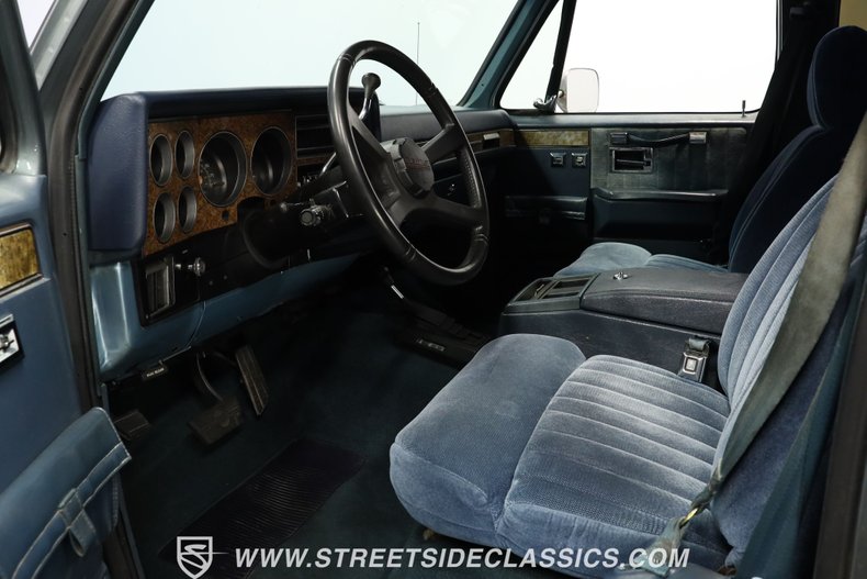 Chevrolet-Suburban-1990-Gray-Dark-Blue-2