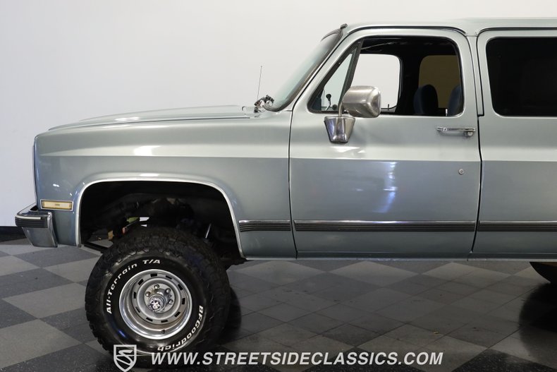 Chevrolet-Suburban-1990-Gray-Dark-Blue-21