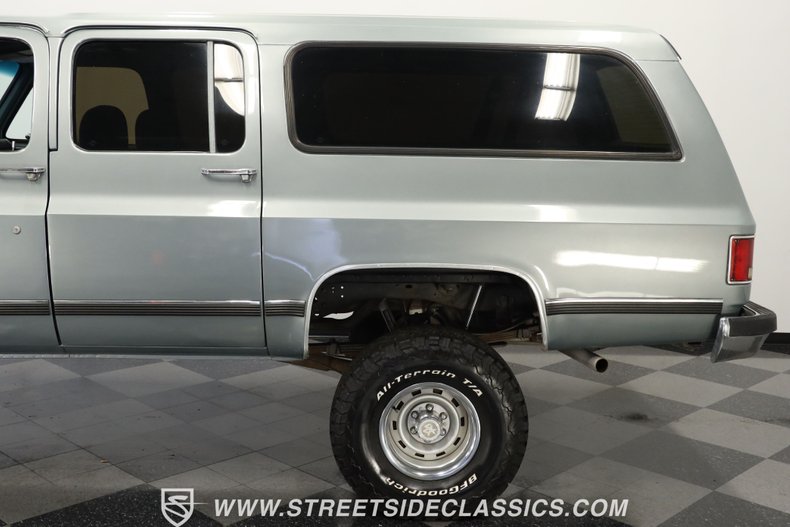 Chevrolet-Suburban-1990-Gray-Dark-Blue-22