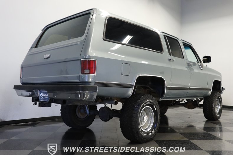 Chevrolet-Suburban-1990-Gray-Dark-Blue-24