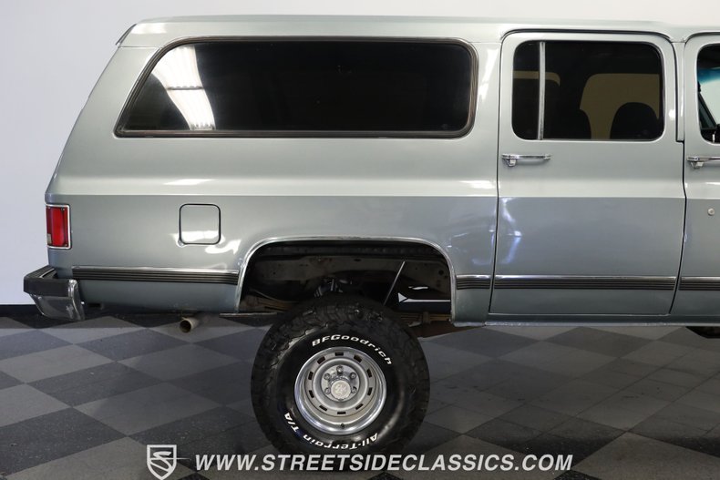 Chevrolet-Suburban-1990-Gray-Dark-Blue-25