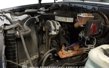 Chevrolet-Suburban-1990-Gray-Dark-Blue-28