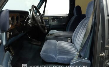 Chevrolet-Suburban-1990-Gray-Dark-Blue-33