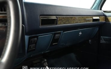 Chevrolet-Suburban-1990-Gray-Dark-Blue-37
