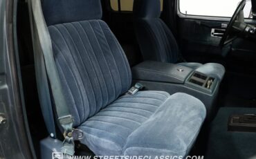 Chevrolet-Suburban-1990-Gray-Dark-Blue-41