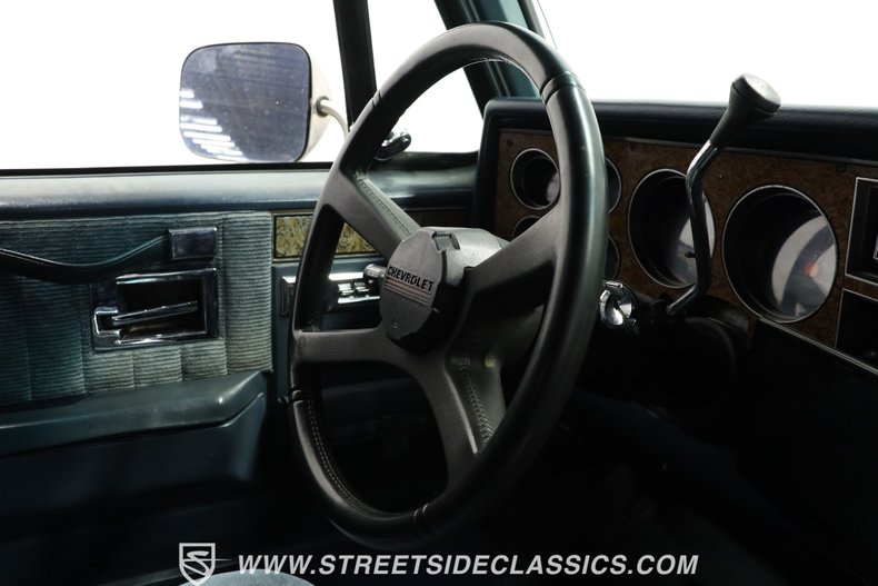 Chevrolet-Suburban-1990-Gray-Dark-Blue-44