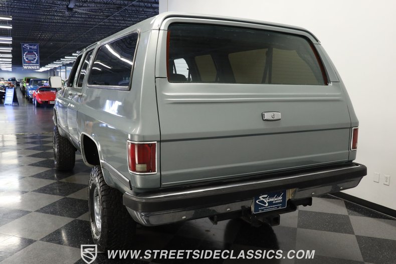 Chevrolet-Suburban-1990-Gray-Dark-Blue-5