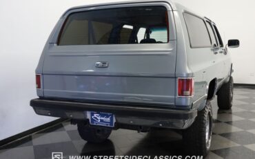 Chevrolet-Suburban-1990-Gray-Dark-Blue-8