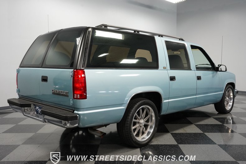 Chevrolet-Suburban-1992-Light-Blue-Metallic-Blue-11