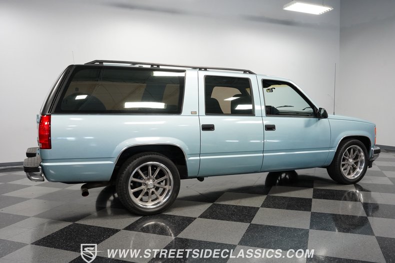 Chevrolet-Suburban-1992-Light-Blue-Metallic-Blue-12