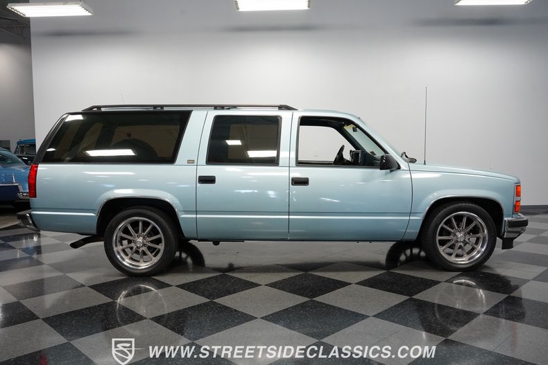 Chevrolet-Suburban-1992-Light-Blue-Metallic-Blue-13
