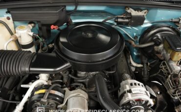 Chevrolet-Suburban-1992-Light-Blue-Metallic-Blue-16