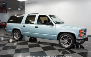 Chevrolet-Suburban-1992-Light-Blue-Metallic-Blue-17