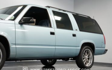 Chevrolet-Suburban-1992-Light-Blue-Metallic-Blue-23