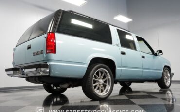 Chevrolet-Suburban-1992-Light-Blue-Metallic-Blue-28