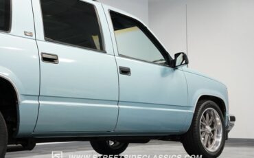 Chevrolet-Suburban-1992-Light-Blue-Metallic-Blue-29