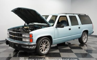 Chevrolet-Suburban-1992-Light-Blue-Metallic-Blue-32
