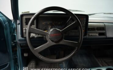 Chevrolet-Suburban-1992-Light-Blue-Metallic-Blue-39