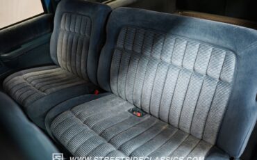 Chevrolet-Suburban-1992-Light-Blue-Metallic-Blue-46