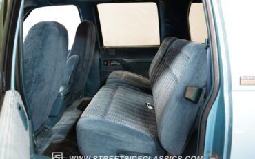 Chevrolet-Suburban-1992-Light-Blue-Metallic-Blue-47