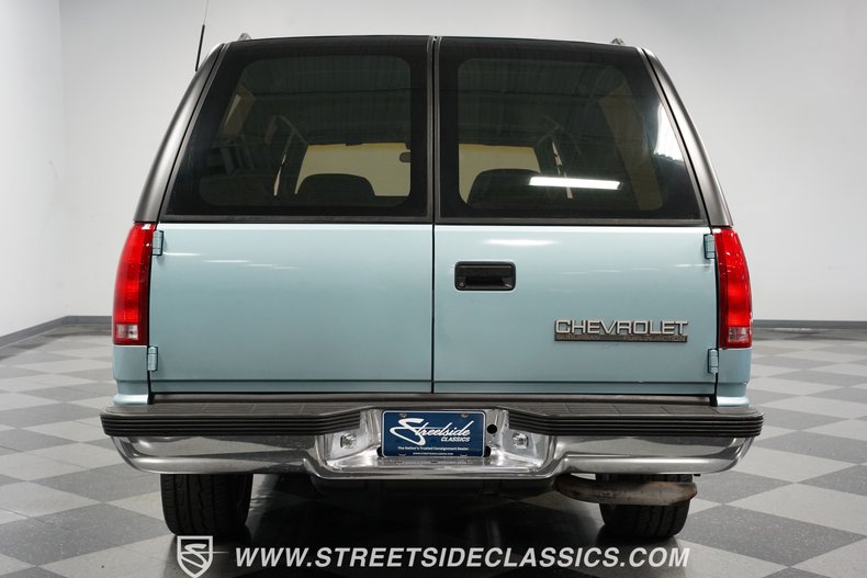 Chevrolet-Suburban-1992-Light-Blue-Metallic-Blue-9