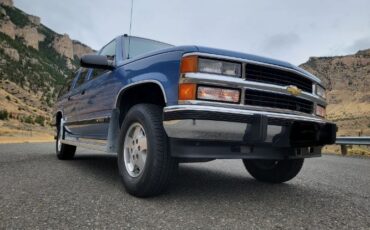 Chevrolet-Suburban-1994-Atlantic-Blue-Metall-Blue-1