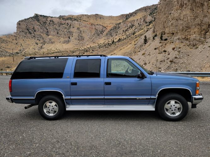 Chevrolet-Suburban-1994-Atlantic-Blue-Metall-Blue-8
