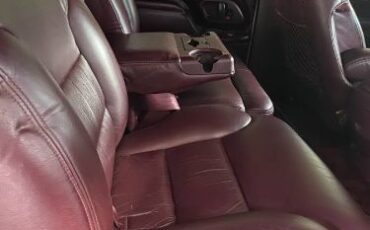 Chevrolet-Suburban-1995-Custom-Leather-3