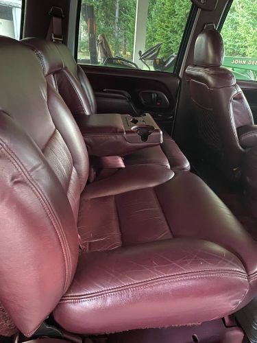 Chevrolet-Suburban-1995-Custom-Leather-3