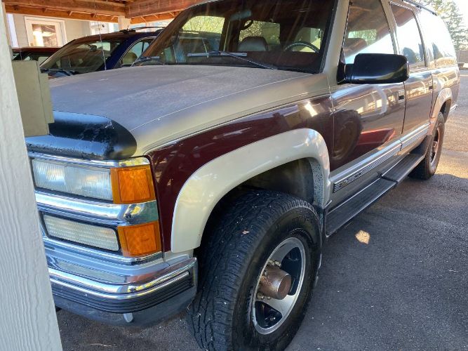 Chevrolet-Suburban-1995-Custom-Leather