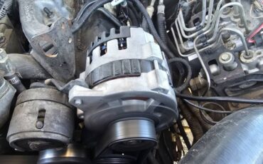 Chevrolet-Suburban-2500-diesel-1994-red-14