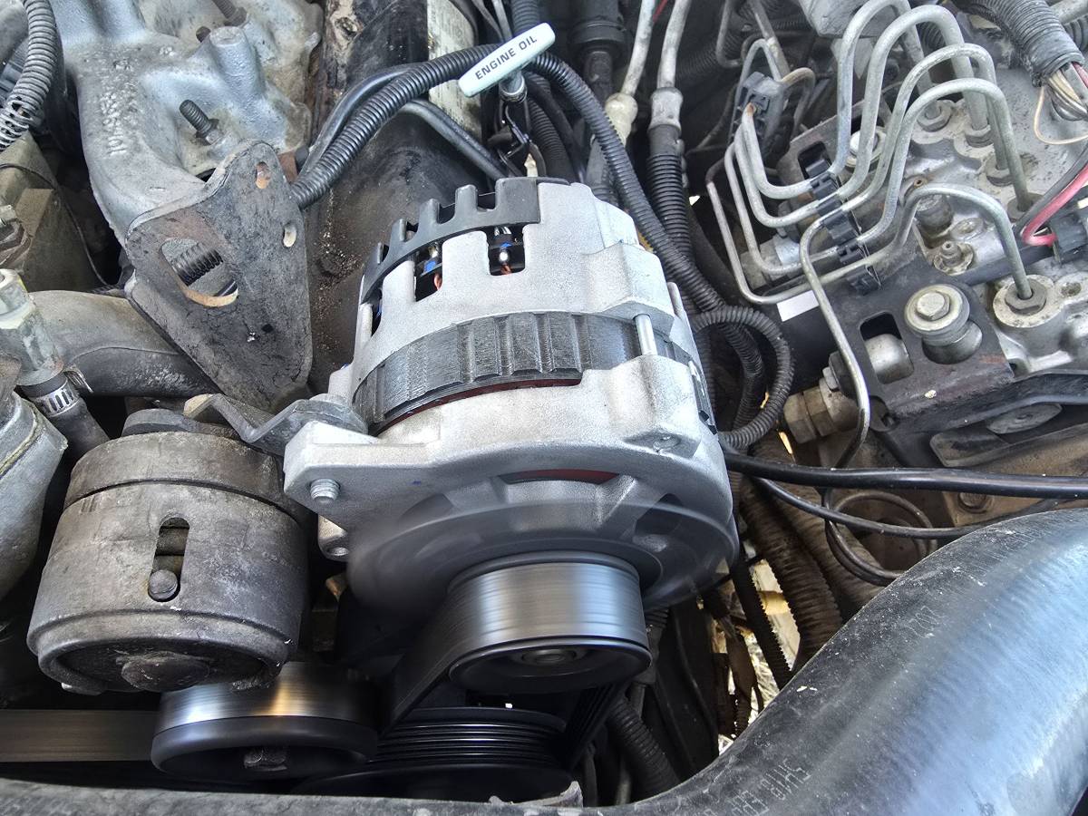 Chevrolet-Suburban-2500-diesel-1994-red-14