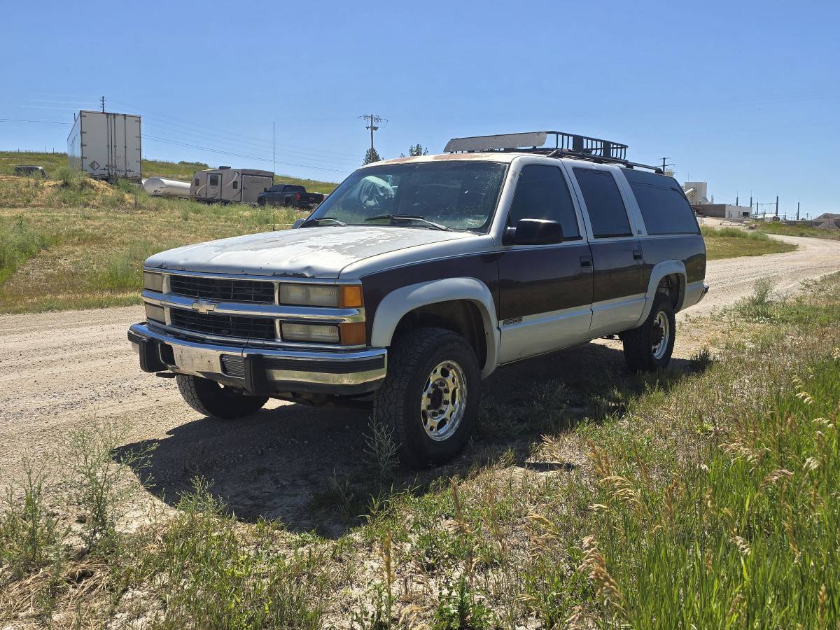 Chevrolet-Suburban-2500-diesel-1994-red-5