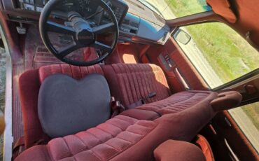 Chevrolet-Suburban-2500-diesel-1994-red-8
