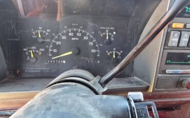 Chevrolet-Suburban-2500-diesel-1994-red-9