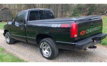 Chevrolet-Super-sport-1990-Black-Garnet-Red-2