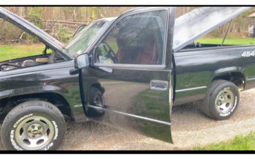 Chevrolet-Super-sport-1990-Black-Garnet-Red-3