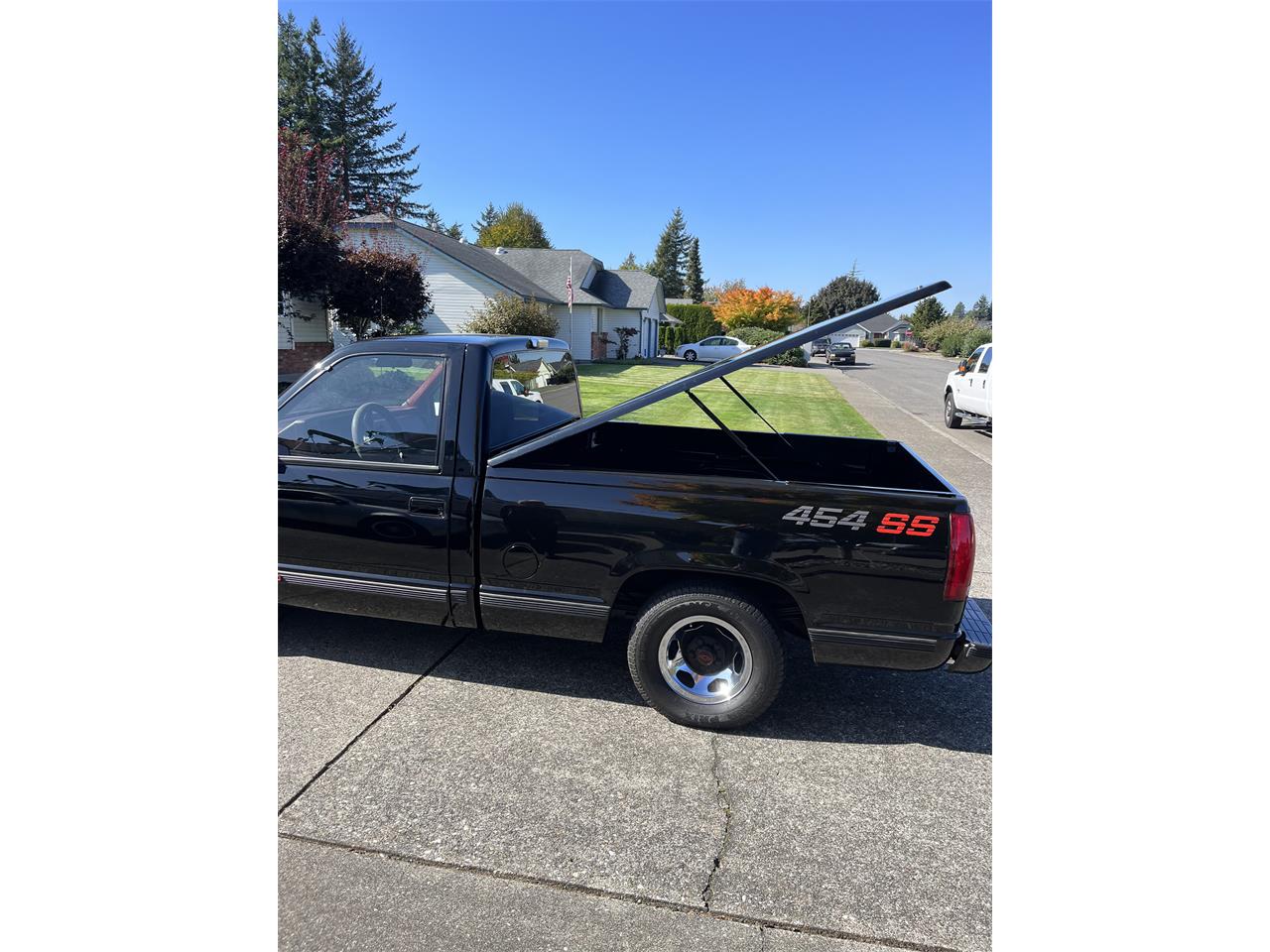 Chevrolet-Super-sport-1990-Black-Red-10