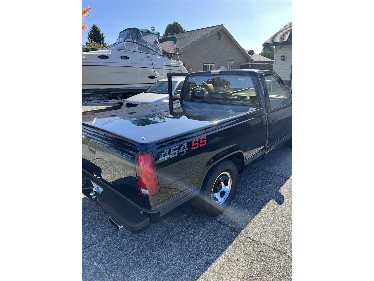 Chevrolet-Super-sport-1990-Black-Red-11