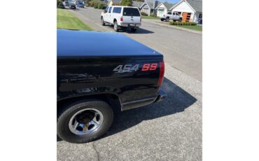 Chevrolet-Super-sport-1990-Black-Red-12