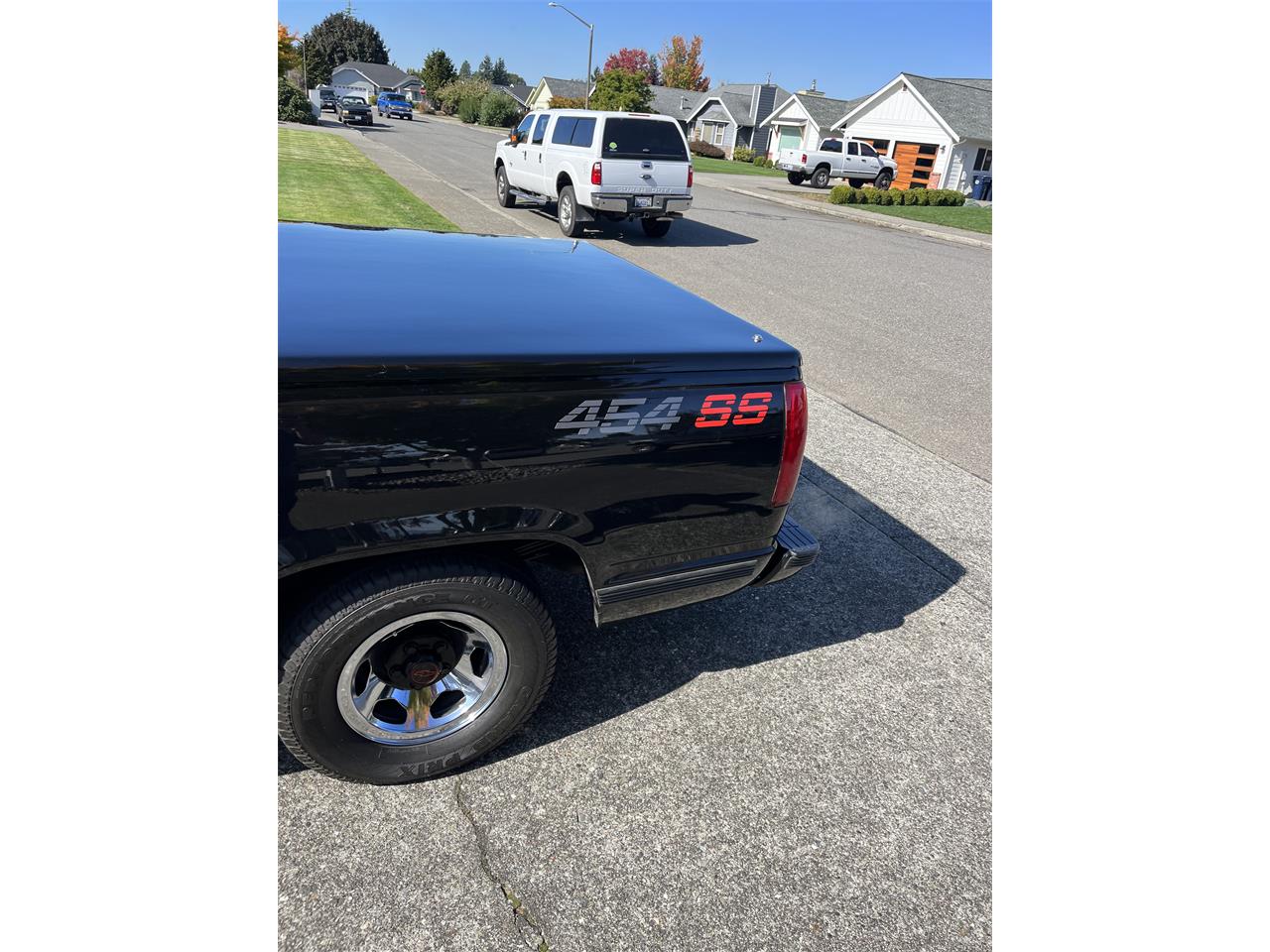 Chevrolet-Super-sport-1990-Black-Red-12